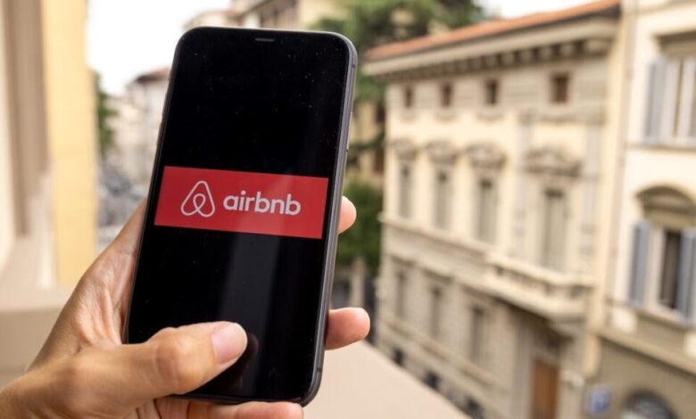 Airbnb’s CFO Warns of Slower Growth Ahead: Sees ‘Difficult Year-Over-Year Comparison’ After Booking Surge In 2024 — Stock Dips Over 6% – Airbnb (NASDAQ:ABNB) Airbnb’s CFO Warns of Slower Growth Ahead: Sees ‘Difficult Year-Over-Year Comparison’ After Booking Surge In 2024 — Stock Dips Over 6% – Airbnb (NASDAQ:ABNB)