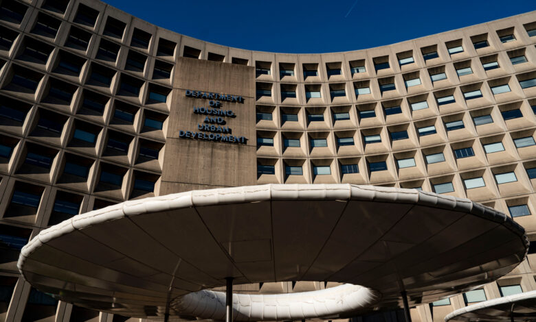 HUD plans to sell close to 4,000 reverse mortgages
